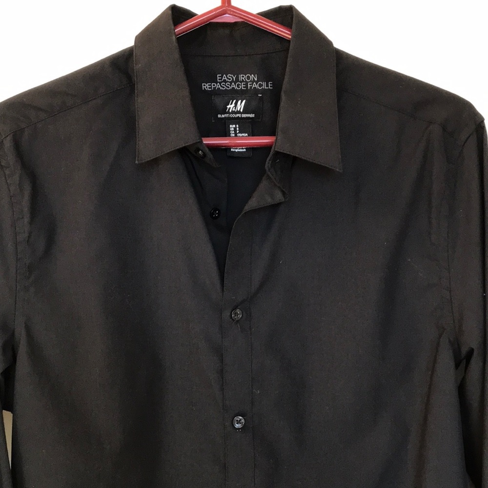 H&M Men's Slim Fit Black Easy Iron Button- Down Shirt Size Small
